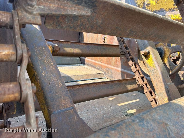 image for item DR4729 1976 Caterpillar 613  elevating scraper