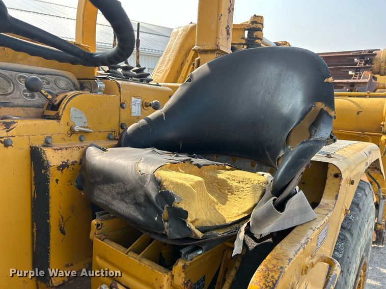 image for item DR4729 1976 Caterpillar 613  elevating scraper