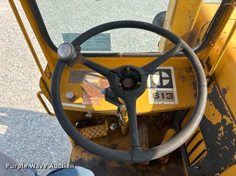 image for item DR4729 1976 Caterpillar 613  elevating scraper