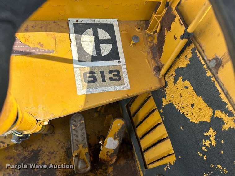 image for item DR4729 1976 Caterpillar 613  elevating scraper