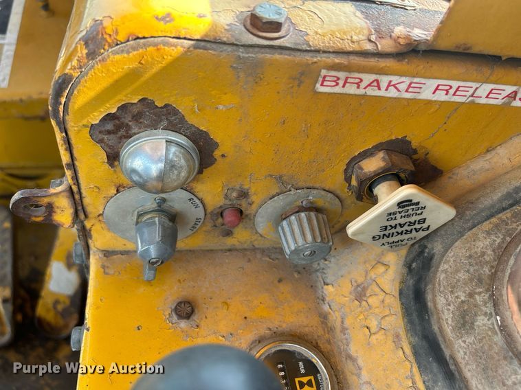 image for item DR4729 1976 Caterpillar 613  elevating scraper