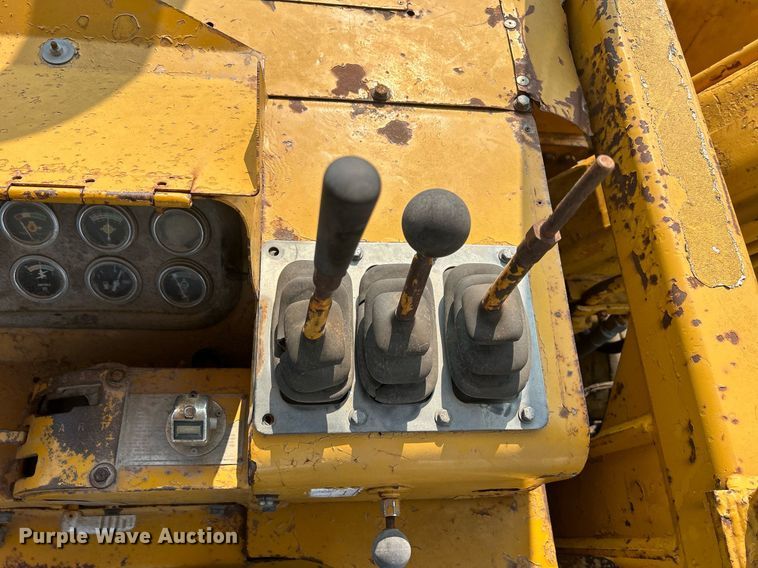 image for item DR4729 1976 Caterpillar 613  elevating scraper