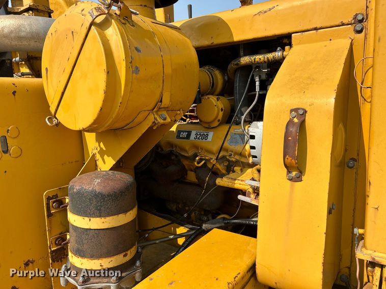 image for item DR4729 1976 Caterpillar 613  elevating scraper