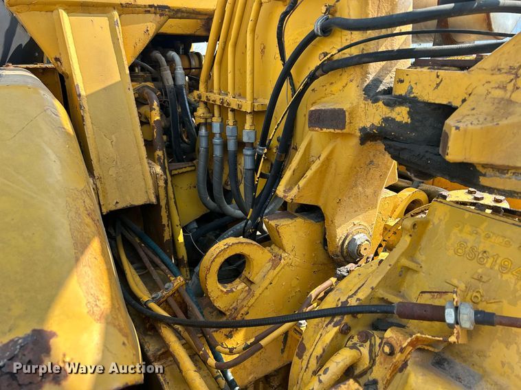 image for item DR4729 1976 Caterpillar 613  elevating scraper