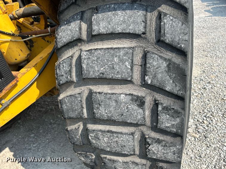 image for item DR4729 1976 Caterpillar 613  elevating scraper