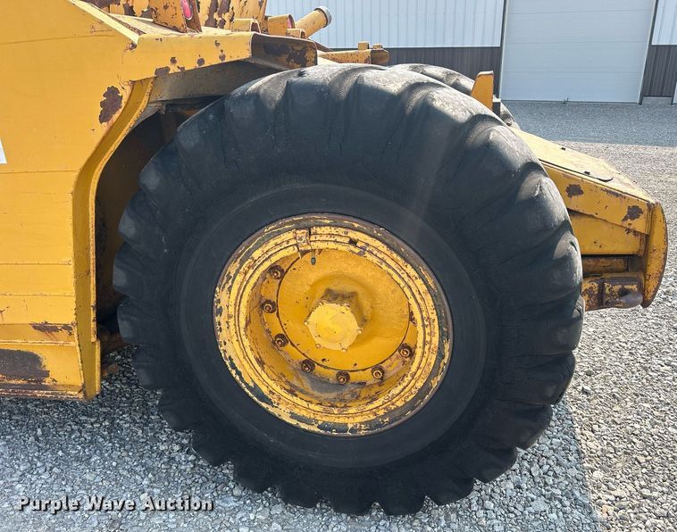 image for item DR4729 1976 Caterpillar 613  elevating scraper