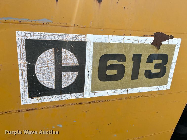 image for item DR4729 1976 Caterpillar 613  elevating scraper