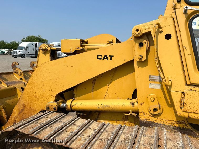 image for item DR4730 1984 Caterpillar 953  track loader