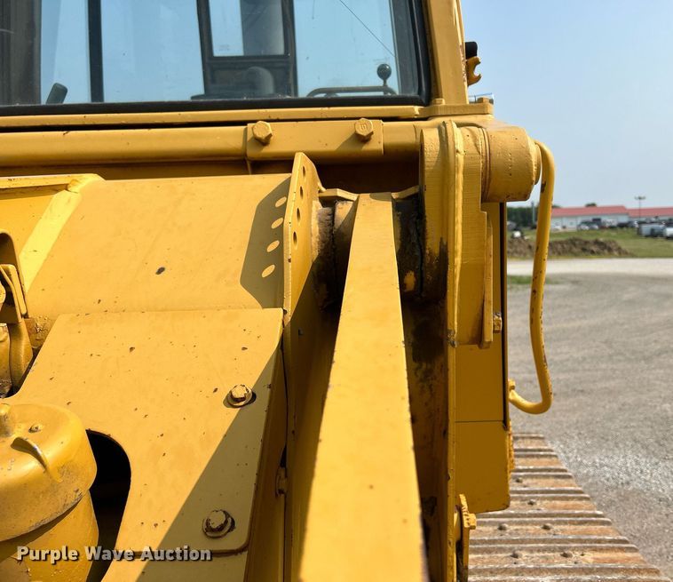 image for item DR4730 1984 Caterpillar 953  track loader