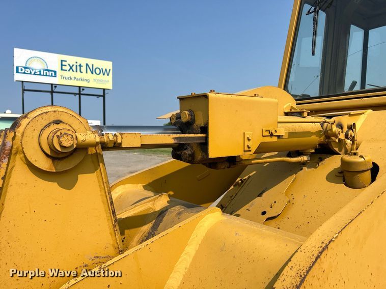 image for item DR4730 1984 Caterpillar 953  track loader