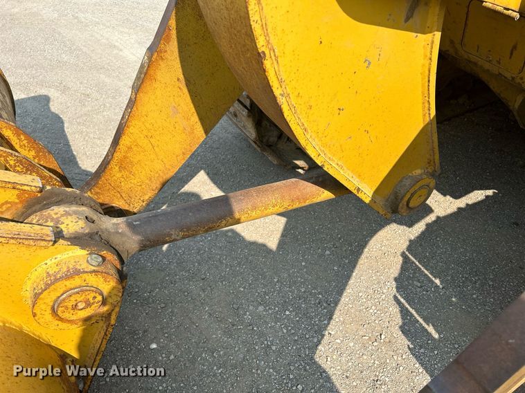 image for item DR4730 1984 Caterpillar 953  track loader