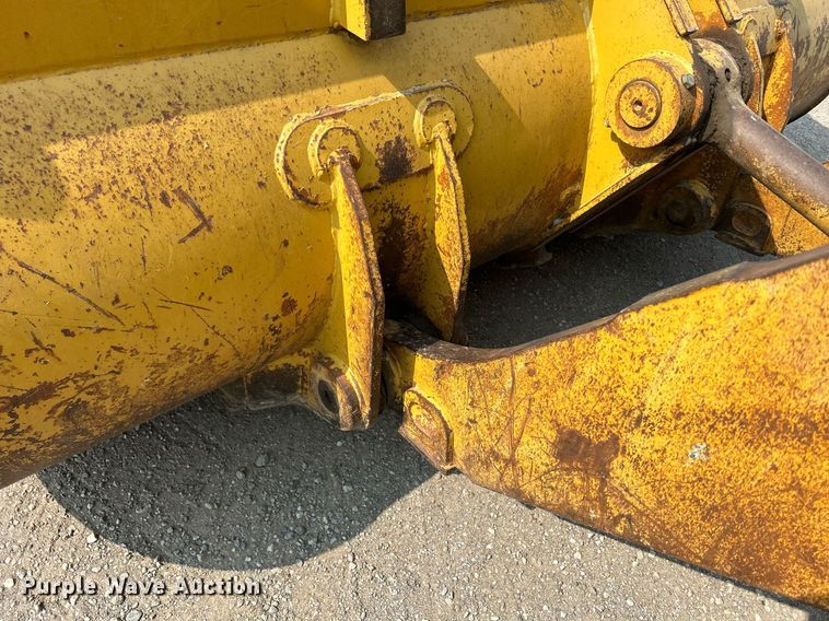 image for item DR4730 1984 Caterpillar 953  track loader