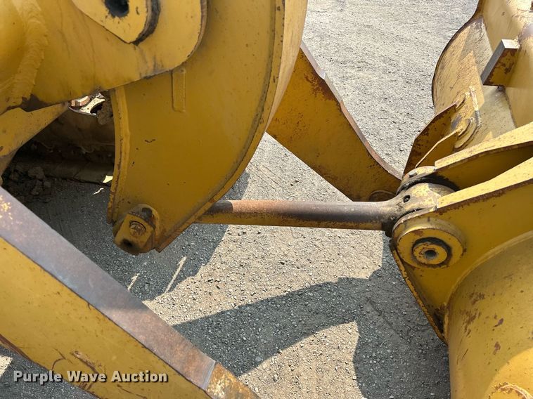 image for item DR4730 1984 Caterpillar 953  track loader