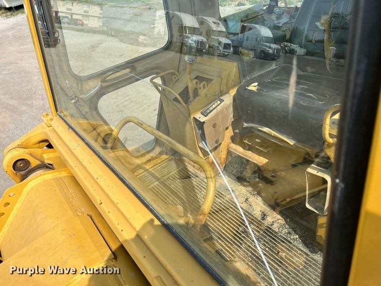 image for item DR4730 1984 Caterpillar 953  track loader