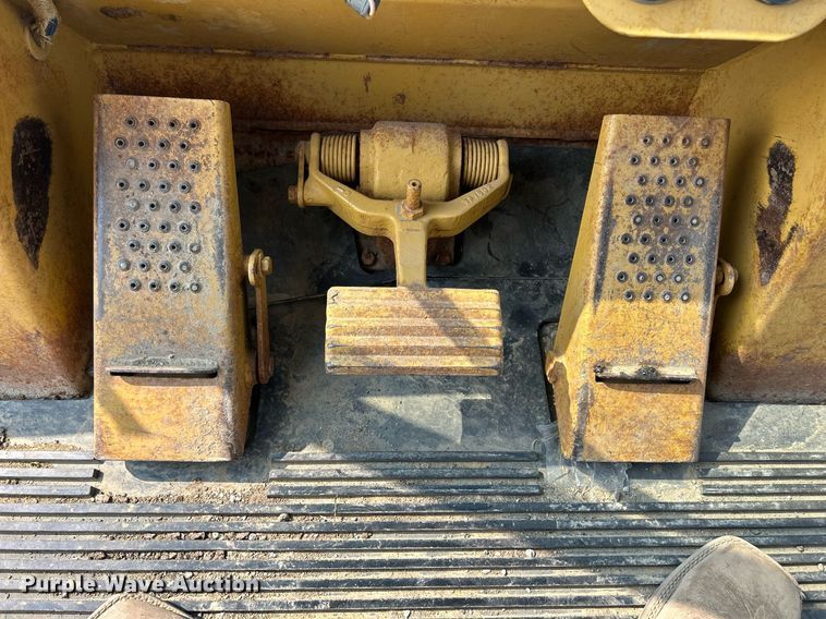 image for item DR4730 1984 Caterpillar 953  track loader