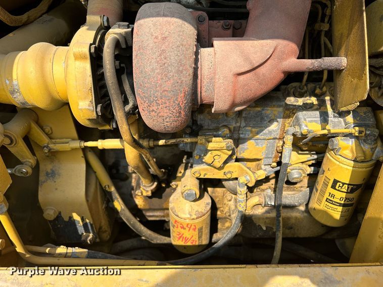 image for item DR4730 1984 Caterpillar 953  track loader