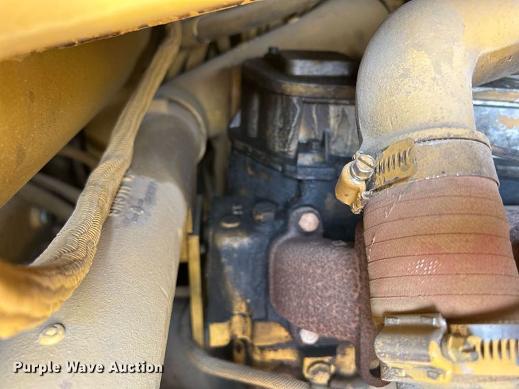 image for item DR4730 1984 Caterpillar 953  track loader