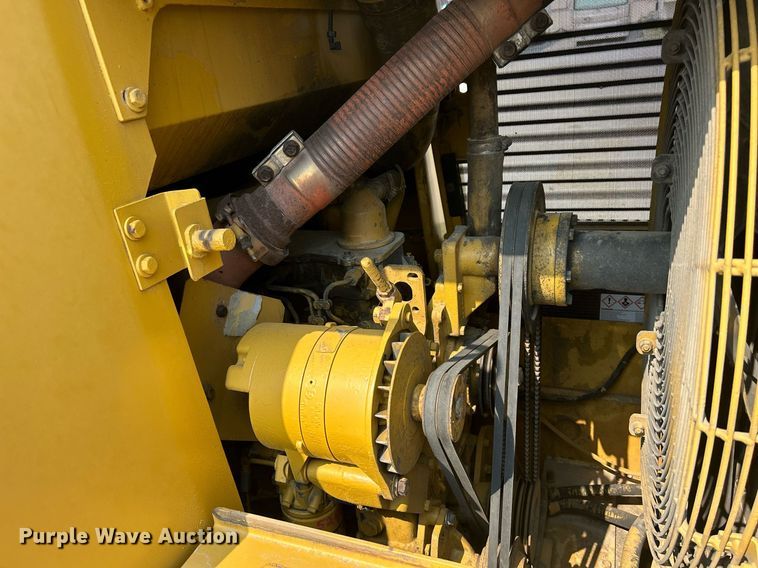 image for item DR4730 1984 Caterpillar 953  track loader