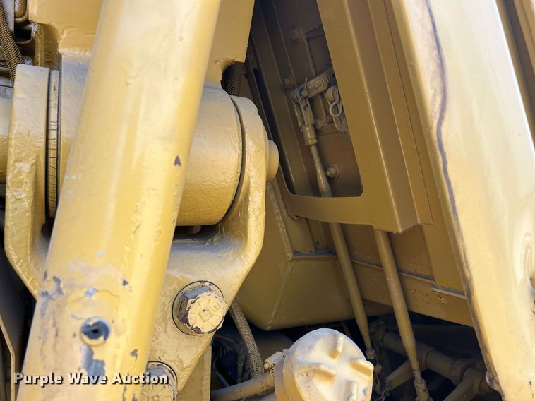 image for item DR4730 1984 Caterpillar 953  track loader