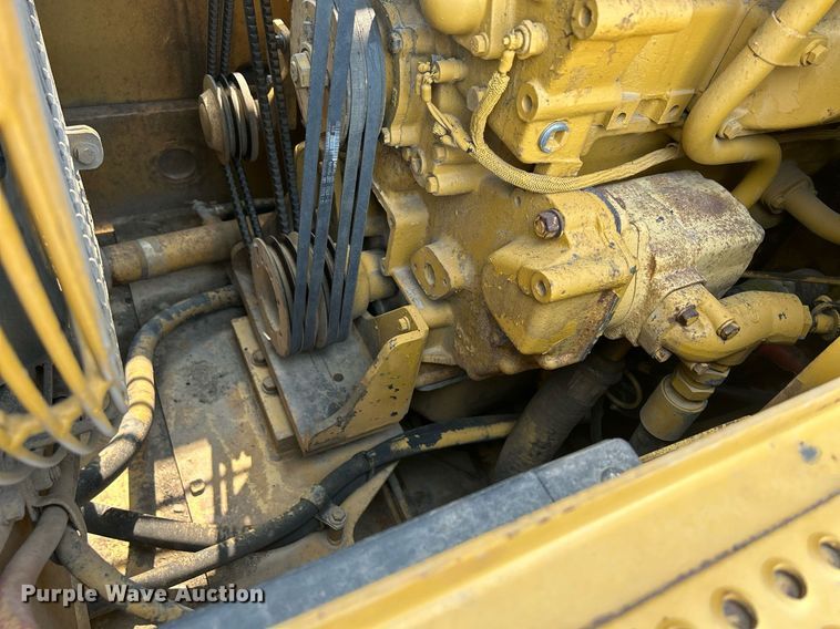 image for item DR4730 1984 Caterpillar 953  track loader