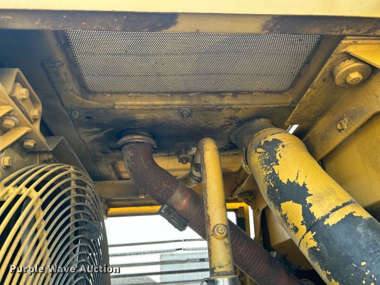 image for item DR4730 1984 Caterpillar 953  track loader