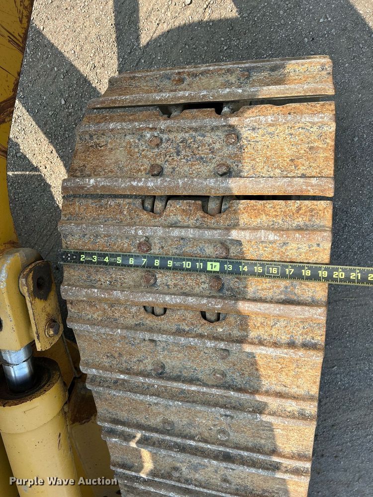 image for item DR4730 1984 Caterpillar 953  track loader