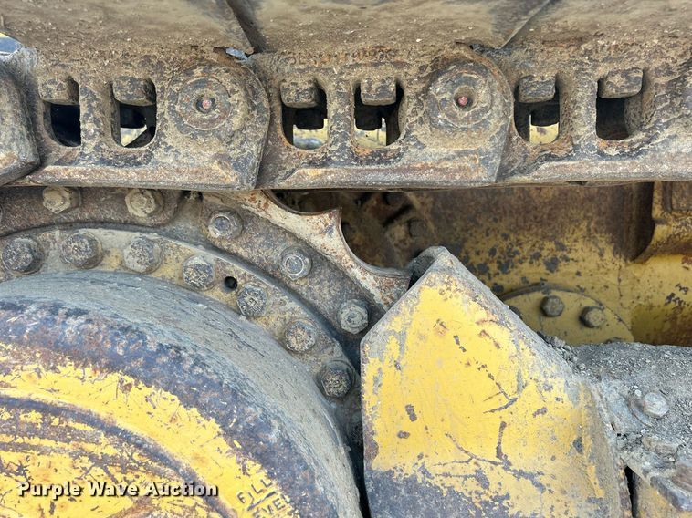 image for item DR4730 1984 Caterpillar 953  track loader