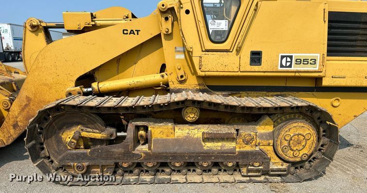 image for item DR4730 1984 Caterpillar 953  track loader