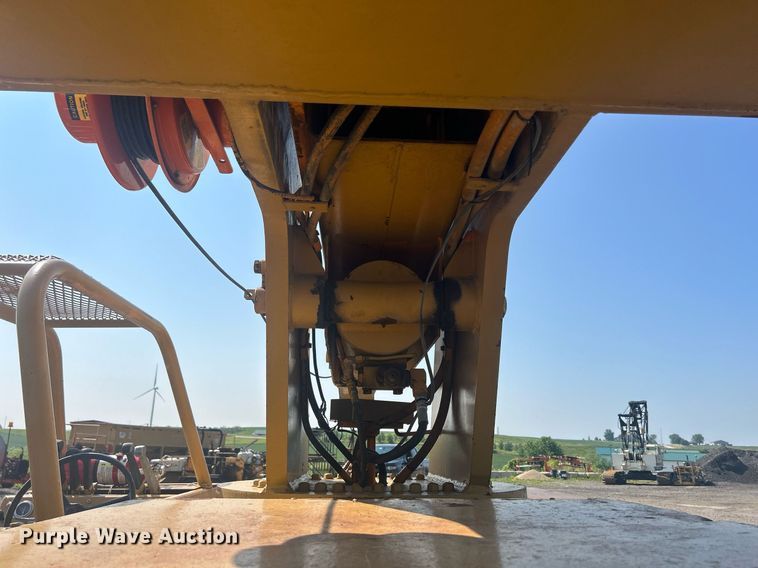 image for item DR4739 Broderson 1C2002B  crane