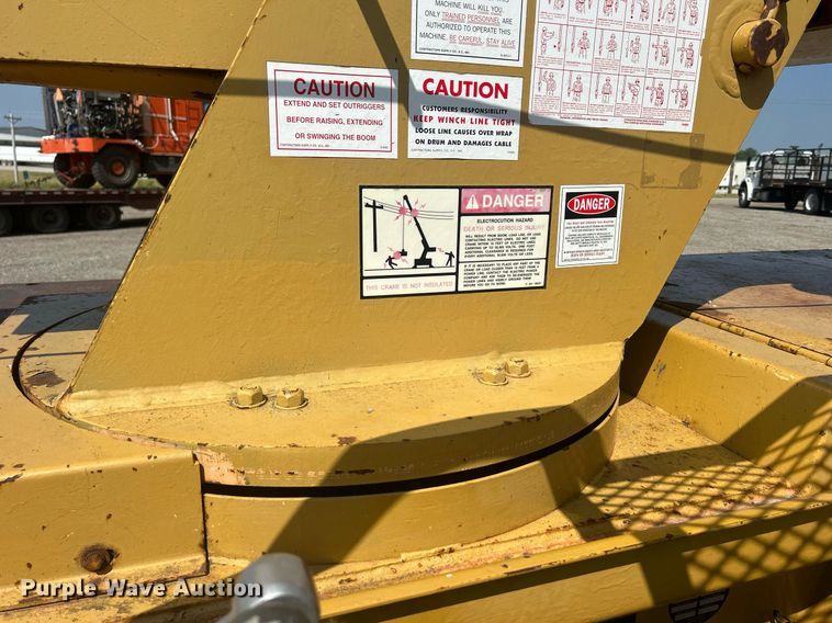 image for item DR4739 Broderson 1C2002B  crane