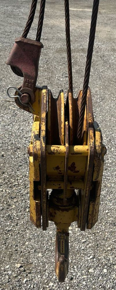 image for item DR4739 Broderson 1C2002B  crane