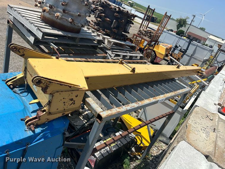 image for item DR4739 Broderson 1C2002B  crane