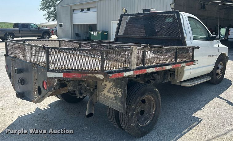 image for item DR4747 2006 Dodge Ram 3500  flatbed pickup truck