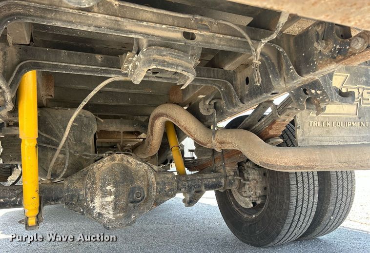 image for item DR4747 2006 Dodge Ram 3500  flatbed pickup truck