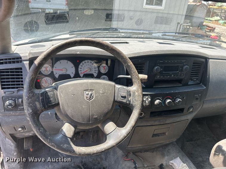 image for item DR4747 2006 Dodge Ram 3500  flatbed pickup truck