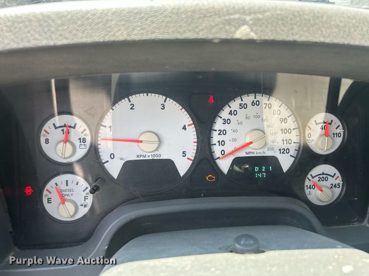 image for item DR4747 2006 Dodge Ram 3500  flatbed pickup truck