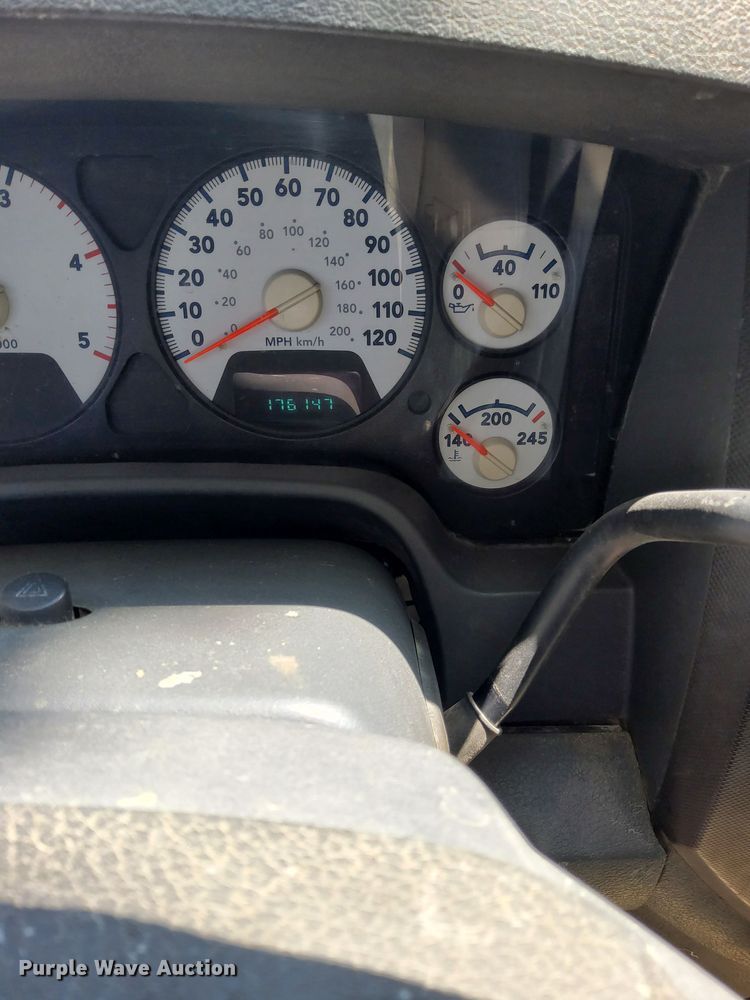 image for item DR4747 2006 Dodge Ram 3500  flatbed pickup truck