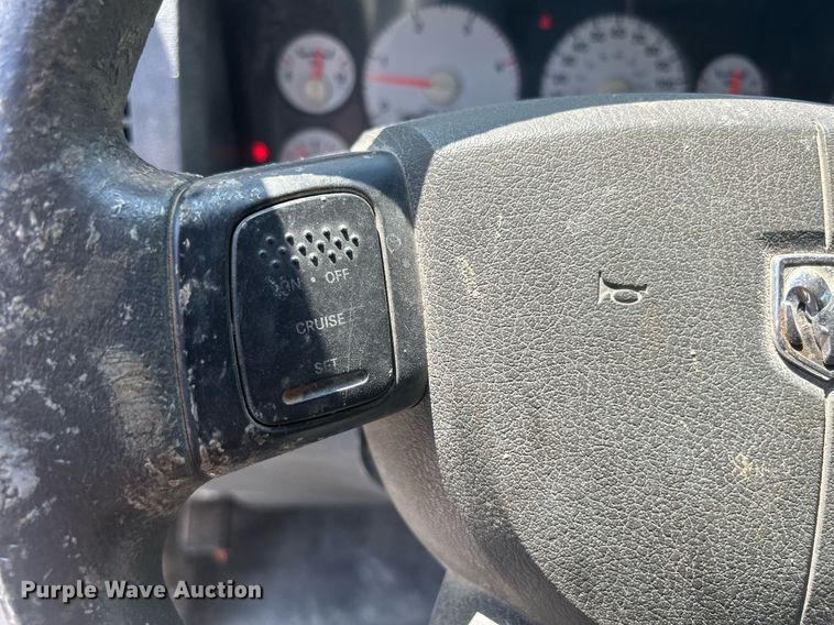 image for item DR4747 2006 Dodge Ram 3500  flatbed pickup truck