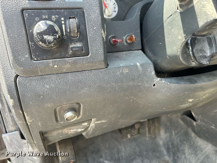 image for item DR4747 2006 Dodge Ram 3500  flatbed pickup truck