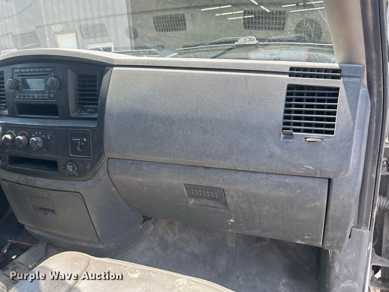 image for item DR4747 2006 Dodge Ram 3500  flatbed pickup truck