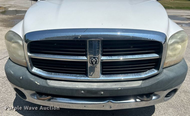 image for item DR4747 2006 Dodge Ram 3500  flatbed pickup truck