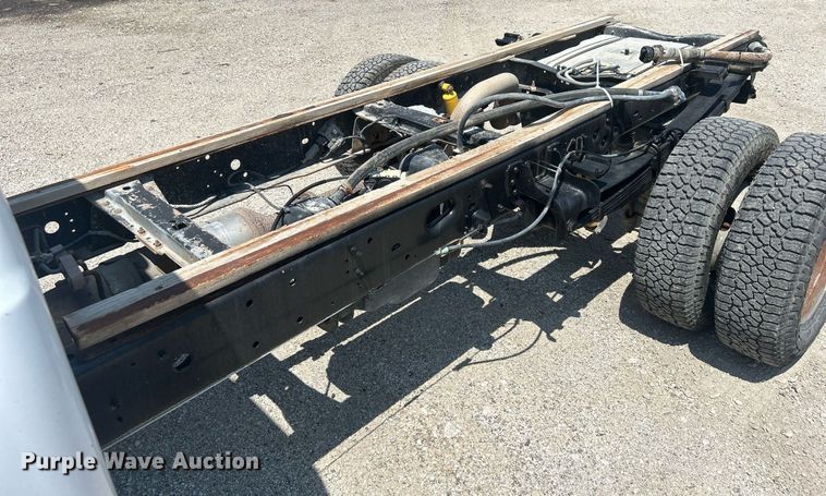 image for item DR4748 2011 Ford F350 Super Duty  pickup truck cab and chassis