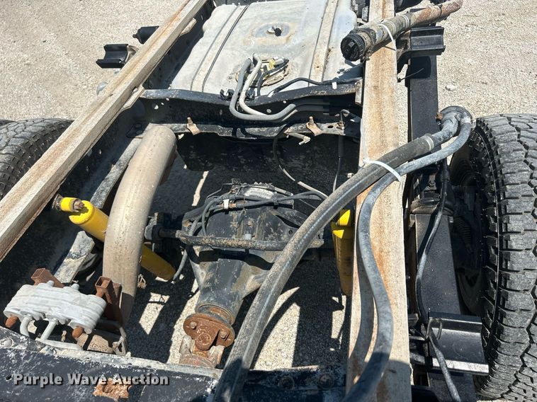 image for item DR4748 2011 Ford F350 Super Duty  pickup truck cab and chassis