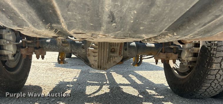 image for item DR4748 2011 Ford F350 Super Duty  pickup truck cab and chassis