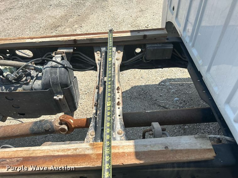 image for item DR4748 2011 Ford F350 Super Duty  pickup truck cab and chassis