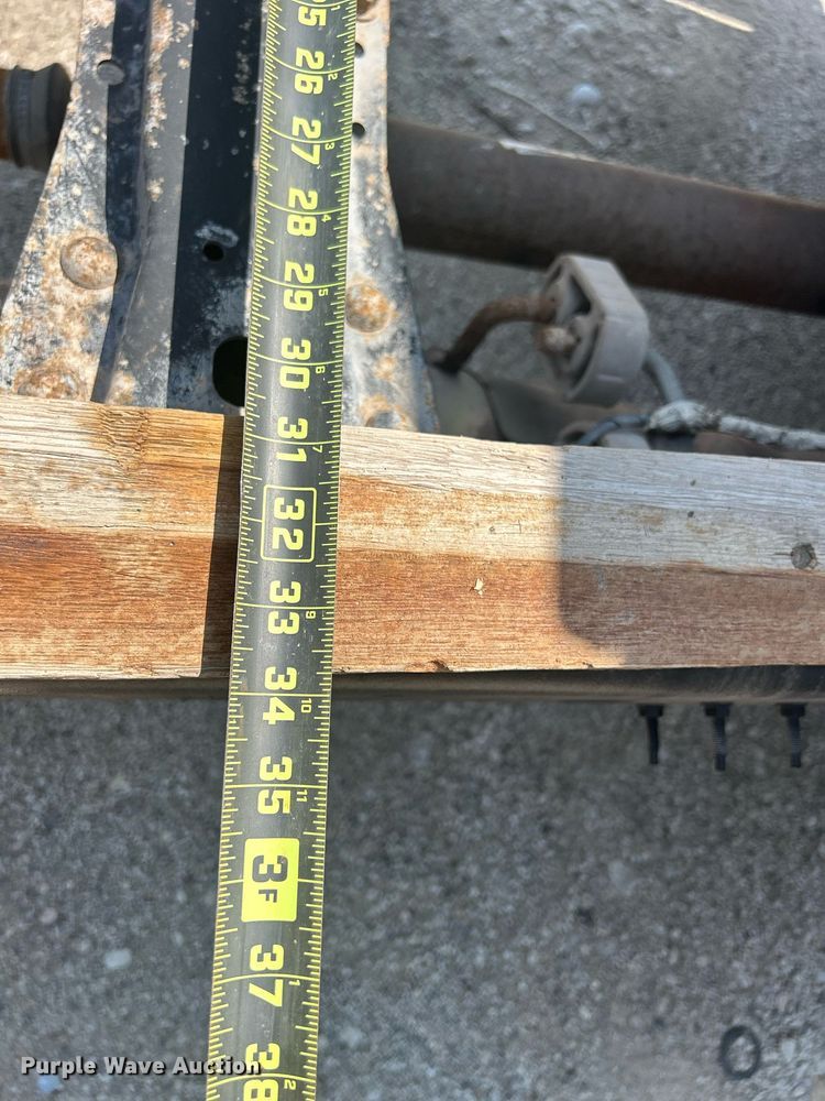 image for item DR4748 2011 Ford F350 Super Duty  pickup truck cab and chassis