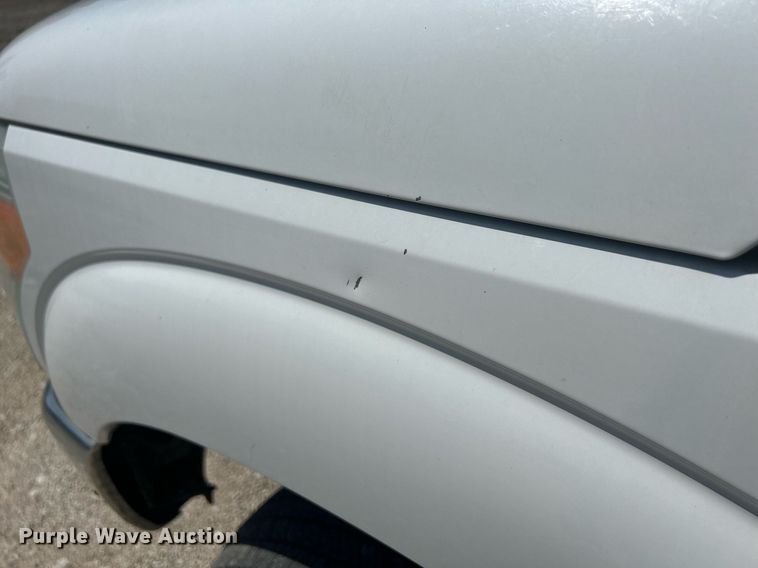 image for item DR4748 2011 Ford F350 Super Duty  pickup truck cab and chassis