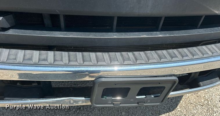 image for item DR4748 2011 Ford F350 Super Duty  pickup truck cab and chassis