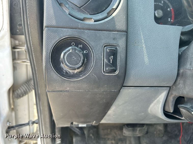 image for item DR4748 2011 Ford F350 Super Duty  pickup truck cab and chassis