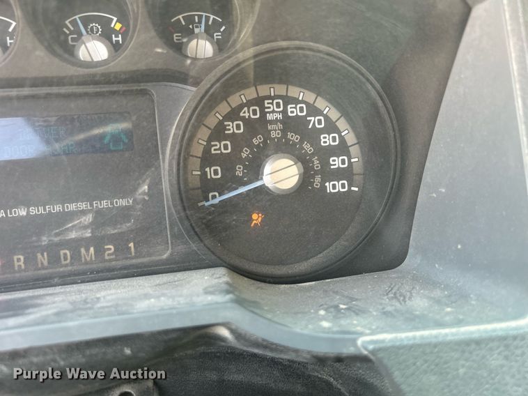 image for item DR4748 2011 Ford F350 Super Duty  pickup truck cab and chassis